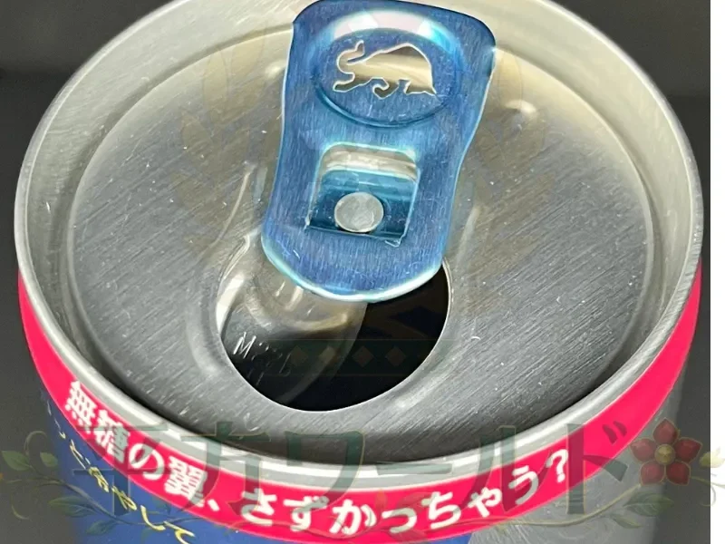 レッドブル シュガーフリーの特徴的なロゴ入りグリーンのプルタブ部分