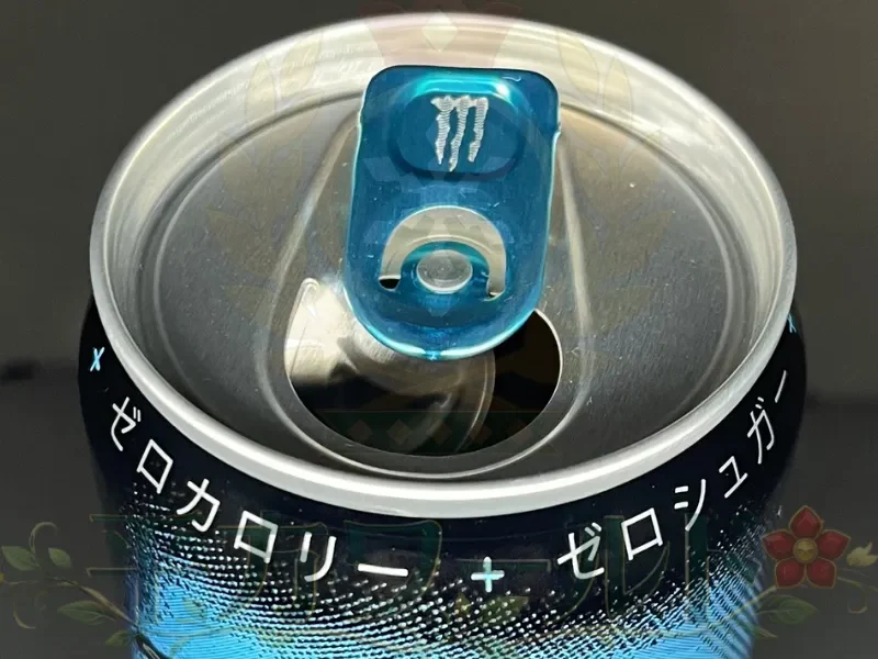 モンスターエナジー ゼロシュガーの特徴的なロゴ入りグリーンのプルタブ部分