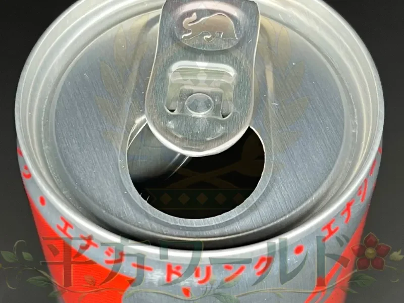 レッドブル ウィンターエディション（アップル）の特徴的なロゴ入りプルタブ部分